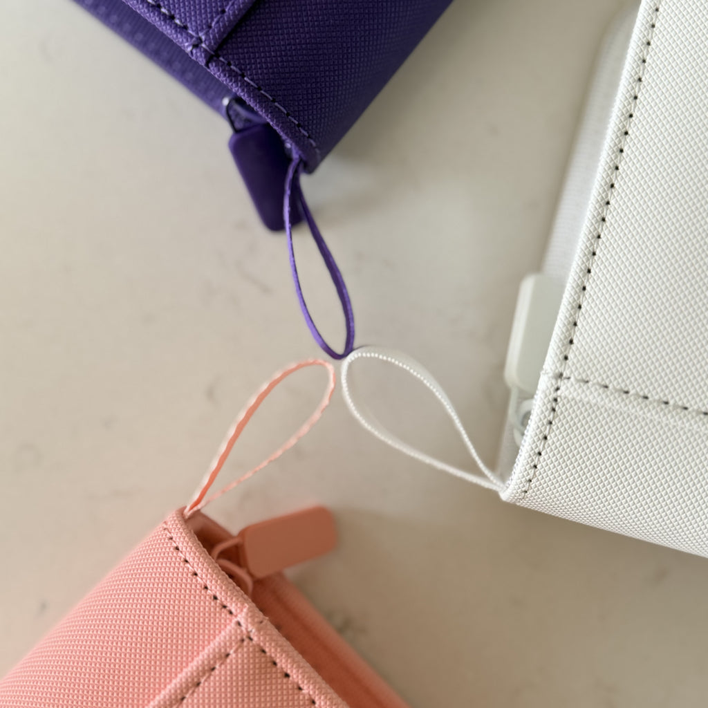 Holdiva 1-pocket card binder detail view