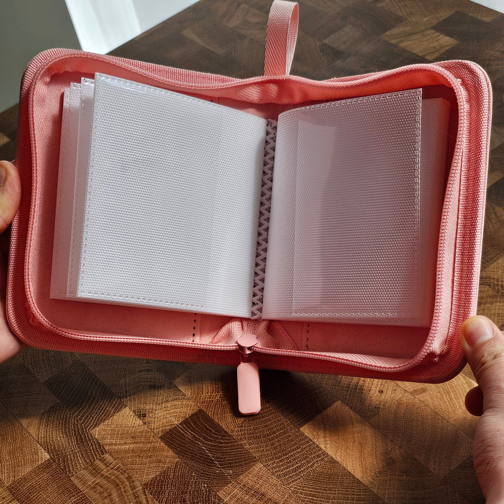 1-pocket Holdiva pink card binder with white inner pages and logo-free cover