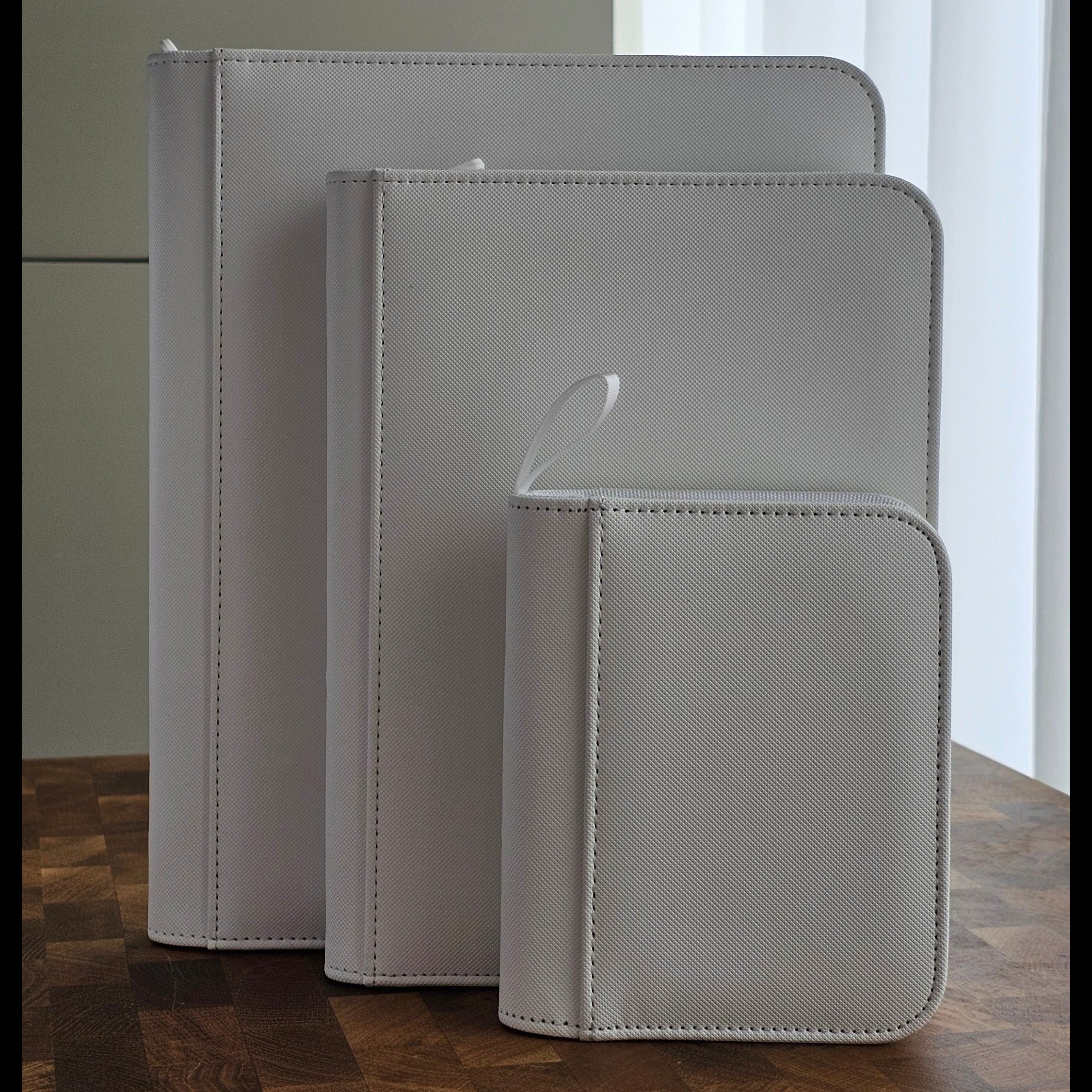 Holdiva white binder with white inner page 